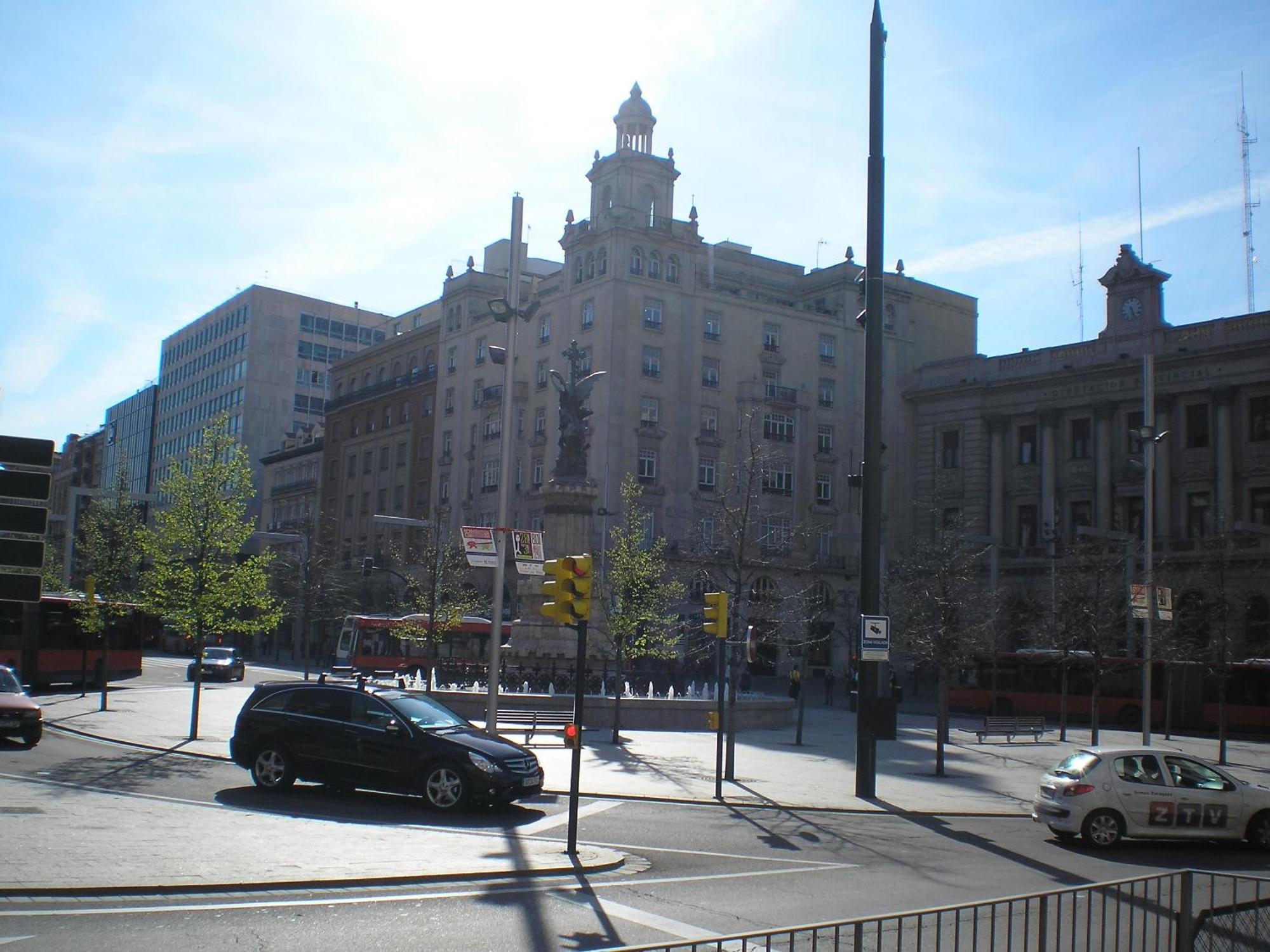 Apartamentos Plaza Espana Deluxe Zaragoza Exterior photo